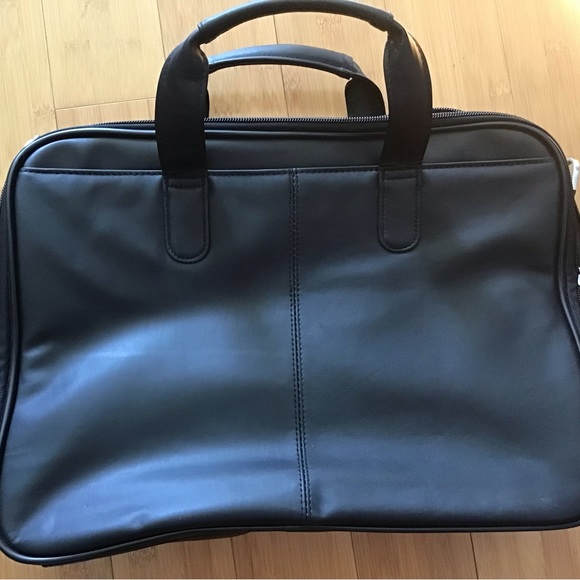 NWOT Unisex Kenneth Cole Reaction 524965 Laptop/Breifcase - Picture 4 of 9